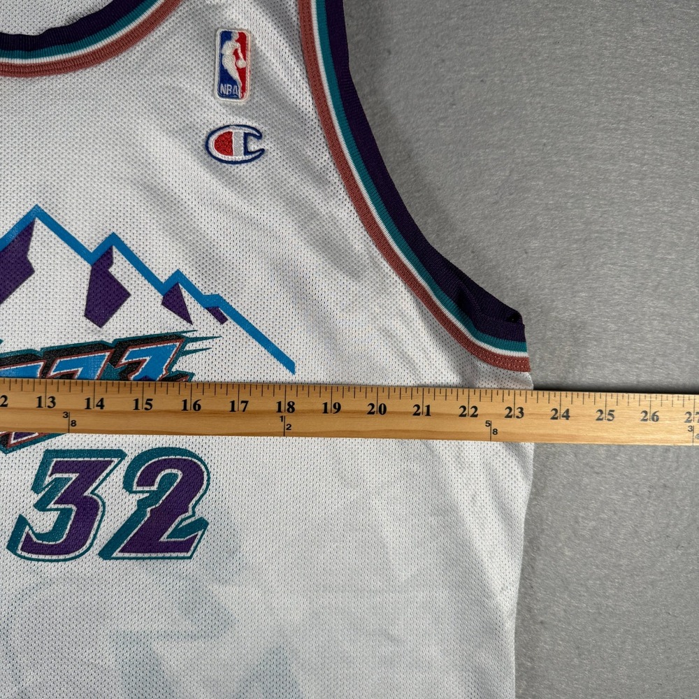 Vintage Utah Jazz Karl Malone 32 Champion Jersey White Size 48 Made in USA 90s - Picture 7 of 11